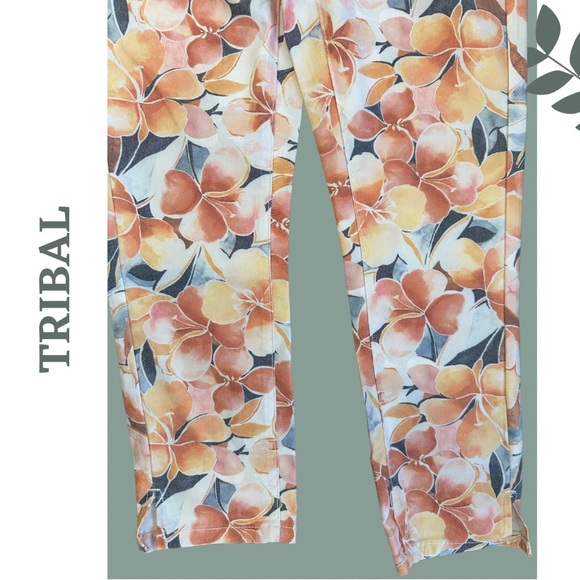 🛍️3/$40 Tribal Pull On Capri – Wheat Floral Print Orange Yellow Size 2 - Picture 2 of 6
